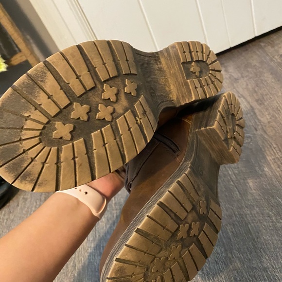 AE Combat Boots - Picture 3 of 5